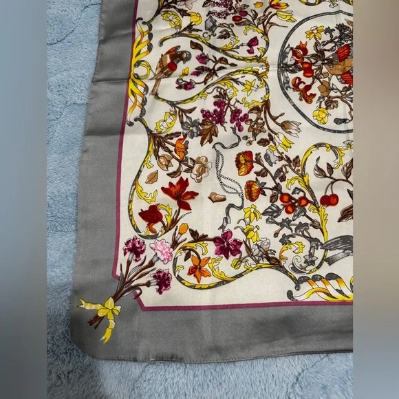 Vintage Floral Patterned Silk Scarf 27” x 28” - Picture 7 of 10